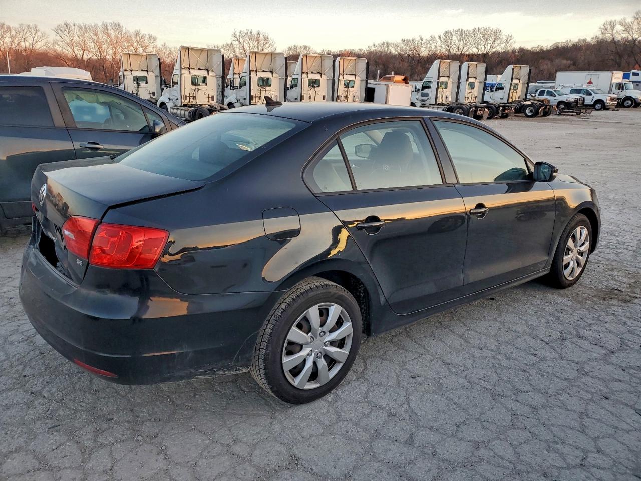 2014 VOLKSWAGEN JETTA SE photo 3