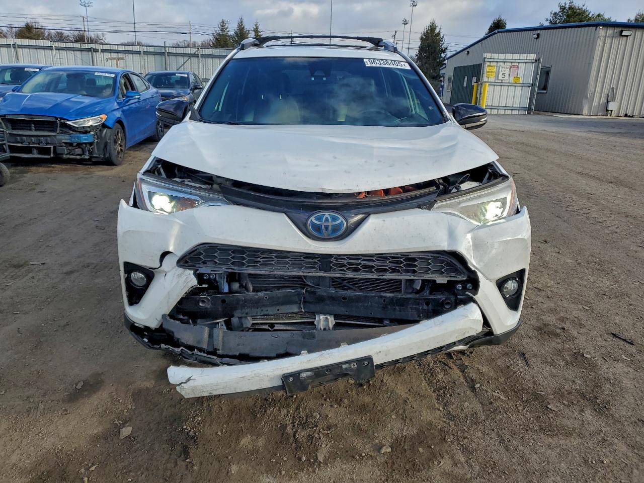 2018 TOYOTA RAV4 HV SE photo 5