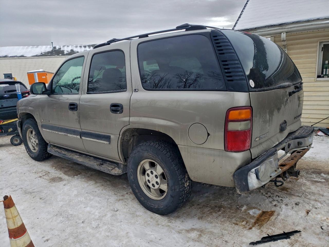 2001 CHEVROLET TAHOE K1500 photo 2