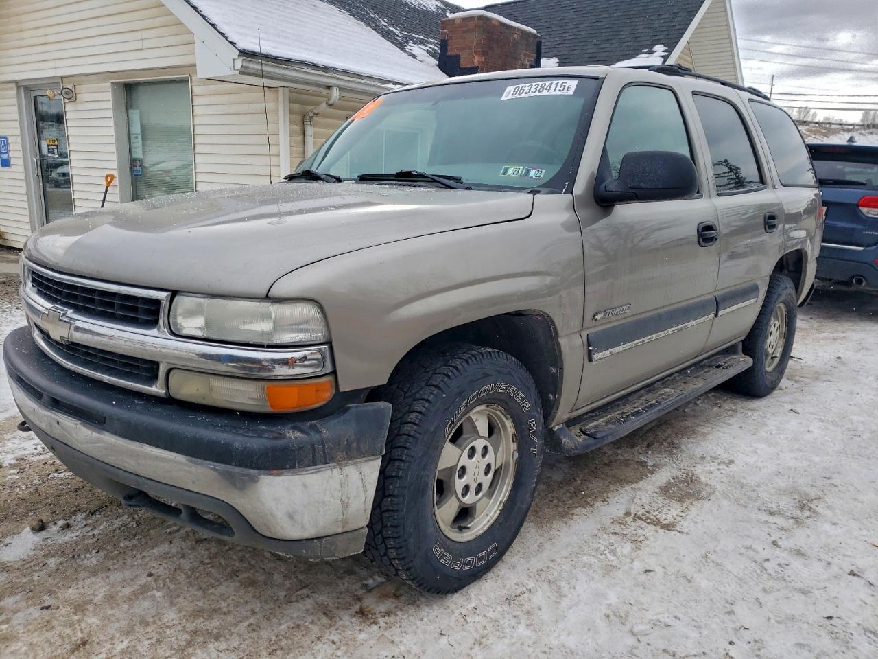 2001 CHEVROLET TAHOE K1500 — REAR END damage — photo 1
