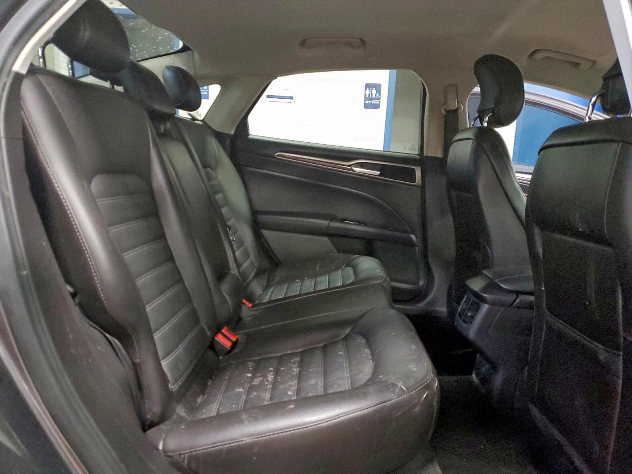 2014 FORD FUSION SE photo 28