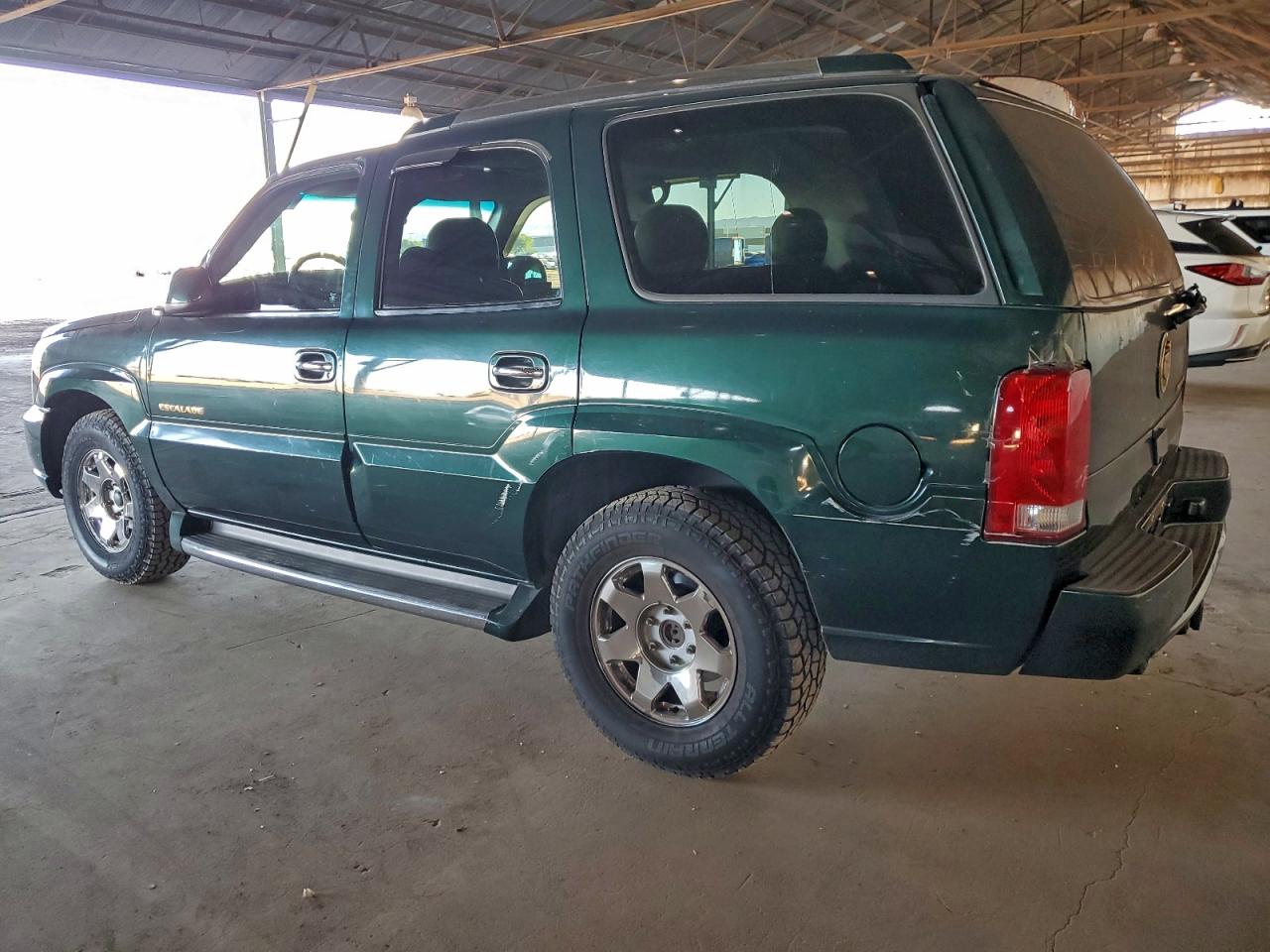 2002 CADILLAC ESCALADE LUXURY photo 2