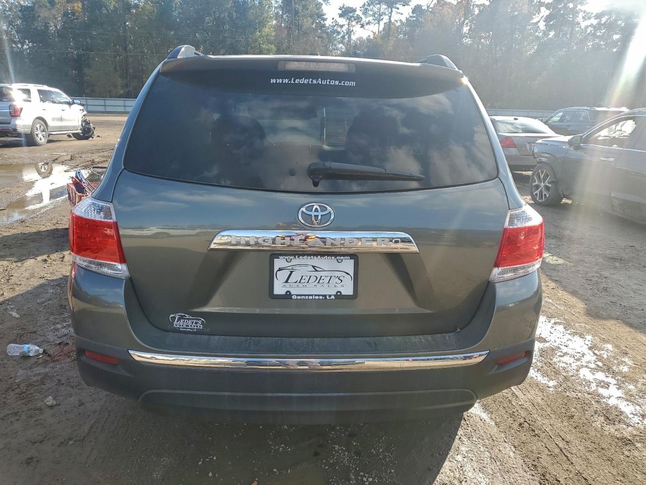 2011 TOYOTA HIGHLANDER BASE photo 6