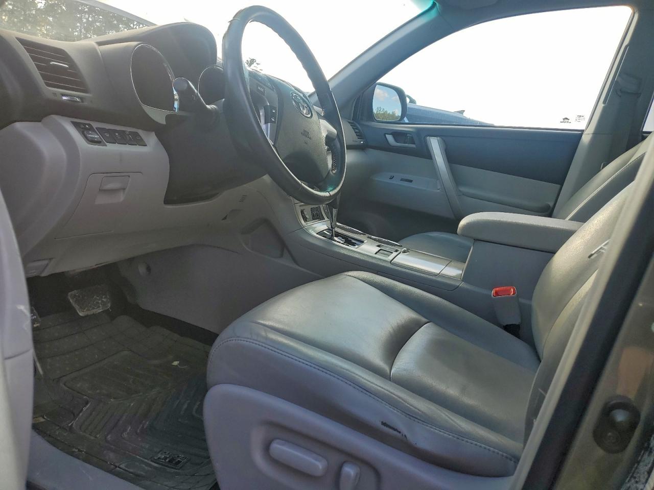 2011 TOYOTA HIGHLANDER BASE photo 7