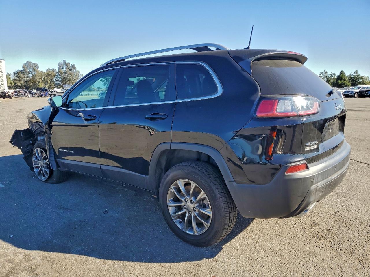2021 JEEP CHEROKEE LATITUDE LUX photo 2