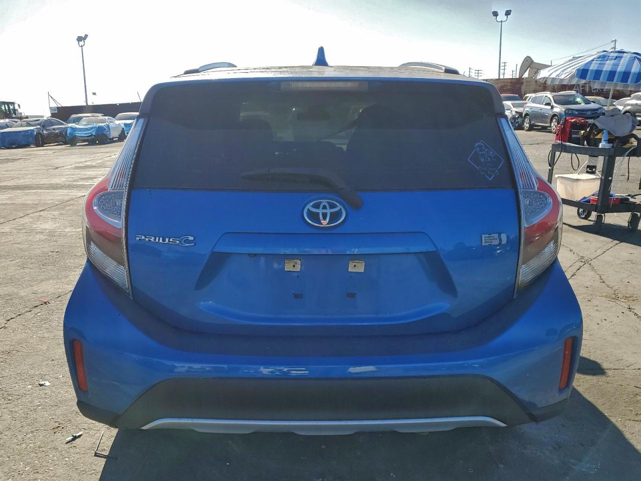 2018 TOYOTA PRIUS C photo 11