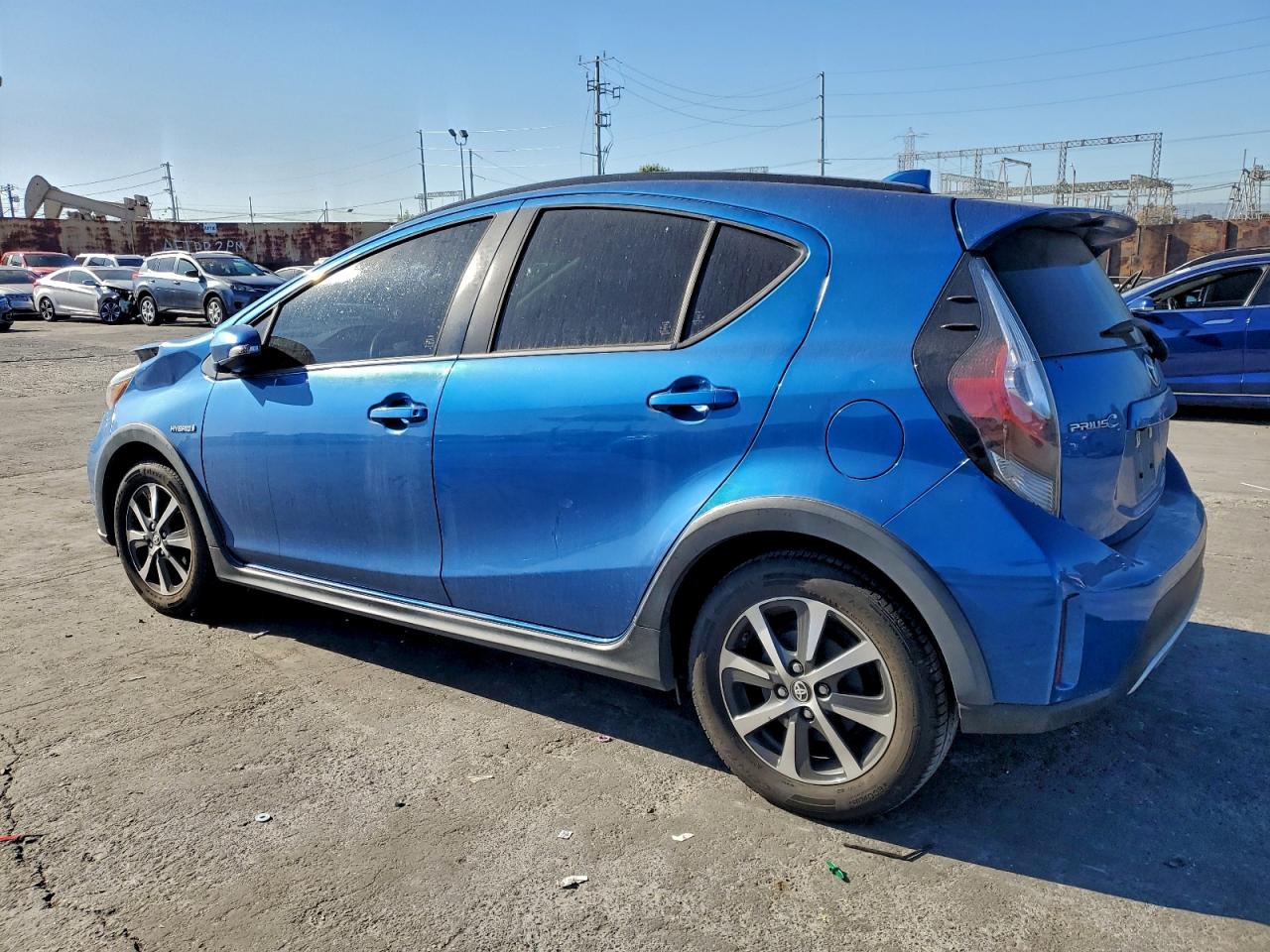 2018 TOYOTA PRIUS C photo 3