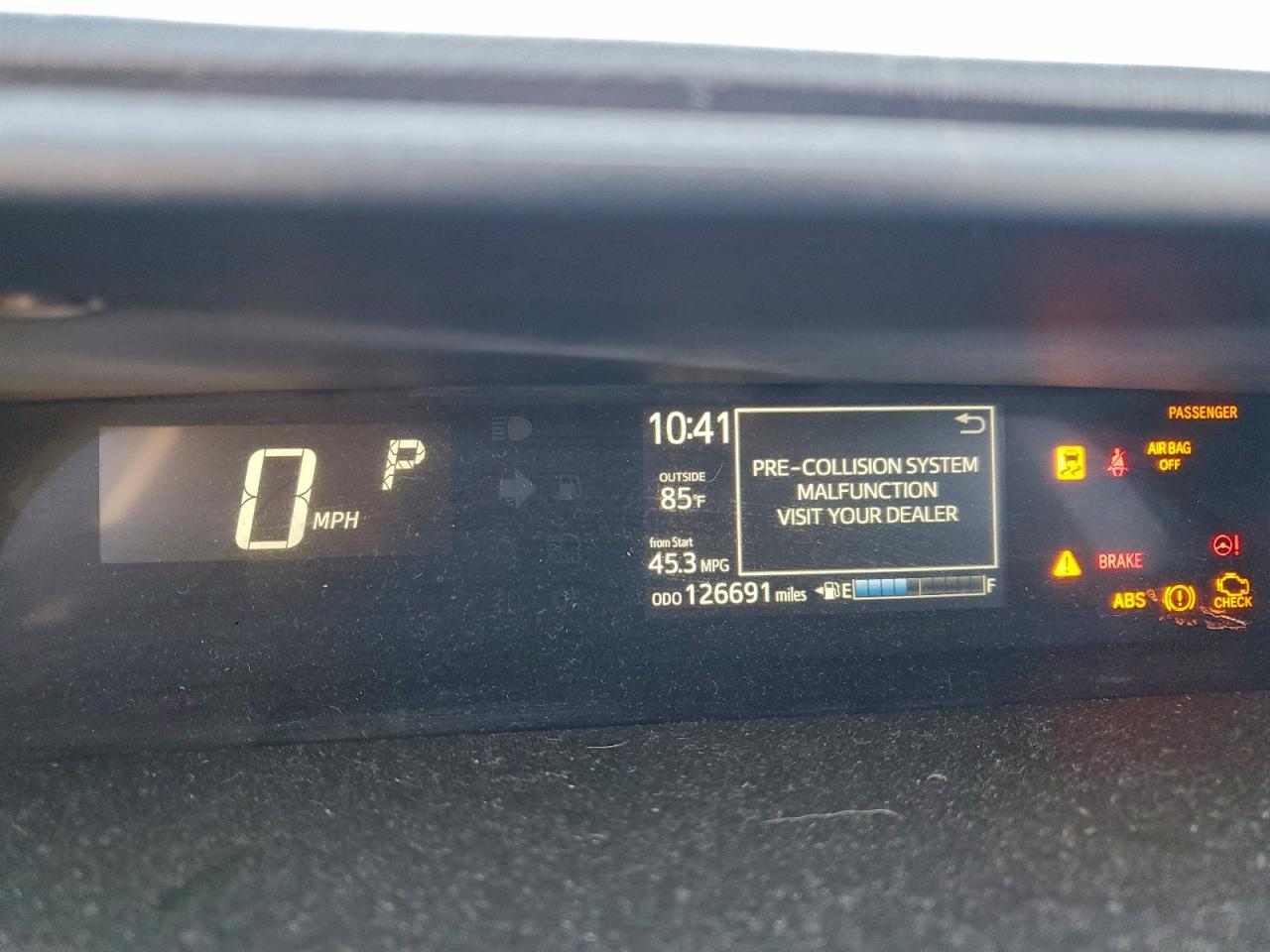 2018 TOYOTA PRIUS C photo 17