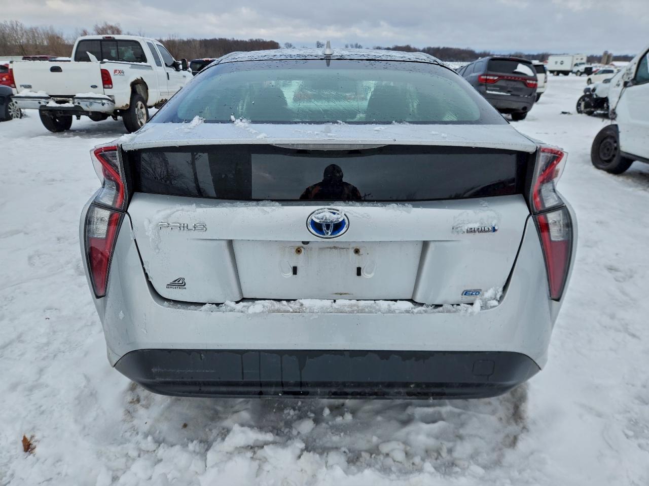 2018 TOYOTA PRIUS photo 11