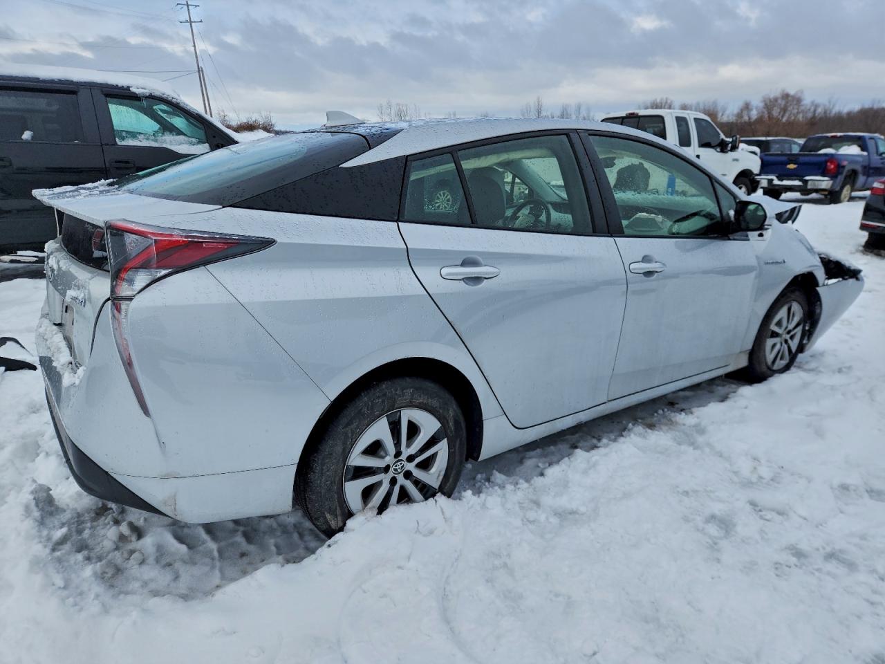 2018 TOYOTA PRIUS photo 5