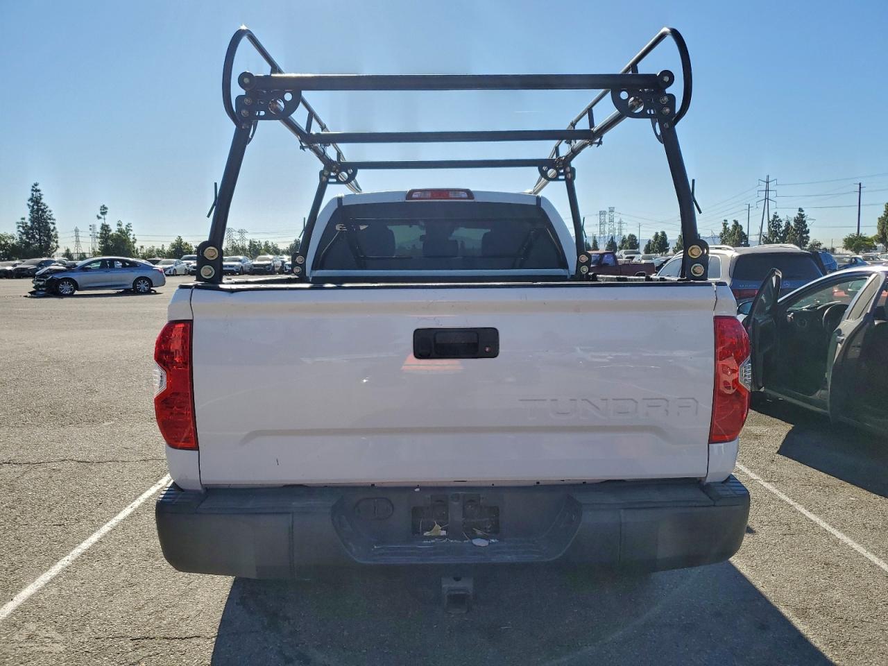 2018 TOYOTA TUNDRA SR photo 11