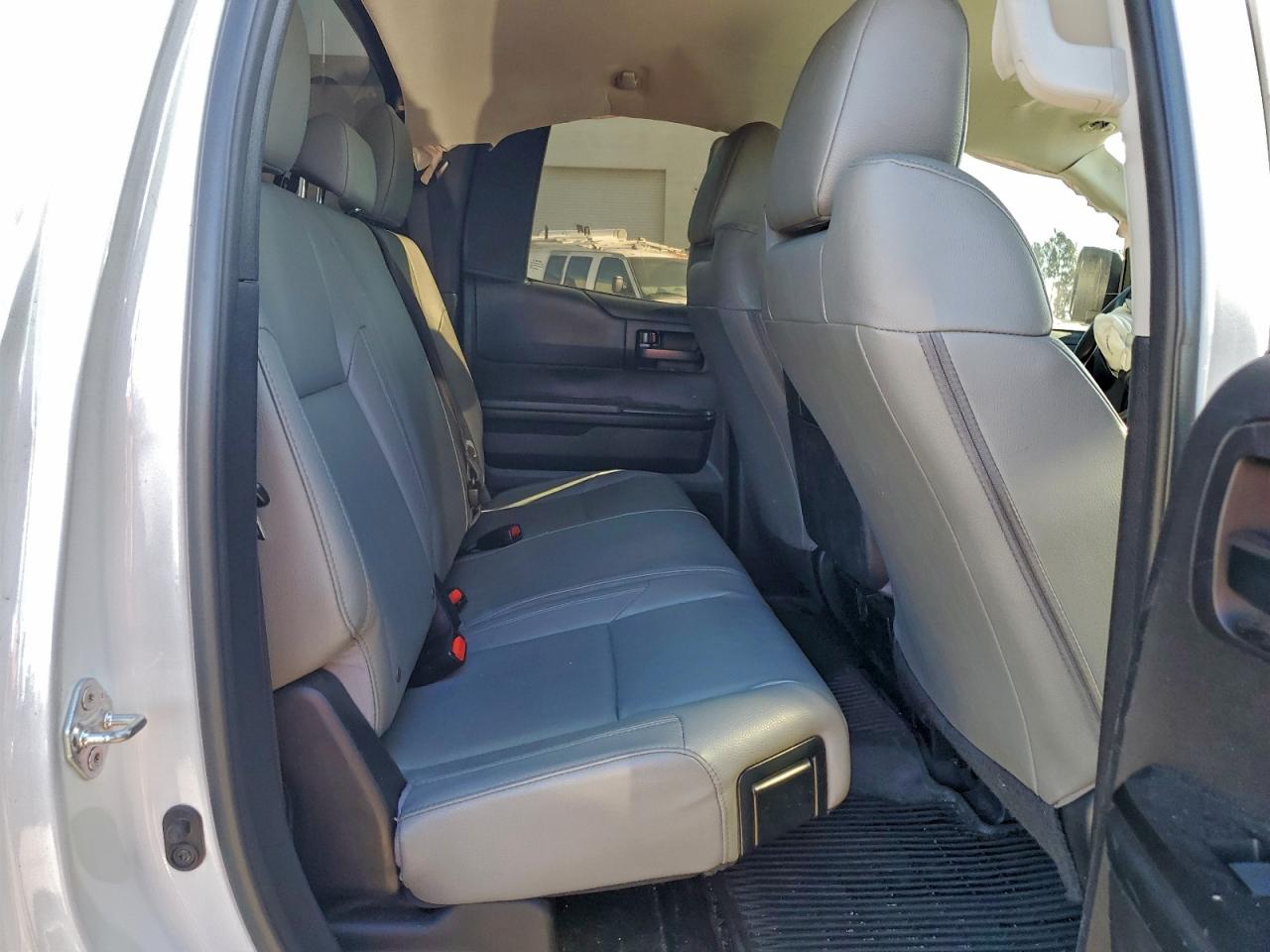 2018 TOYOTA TUNDRA SR photo 19