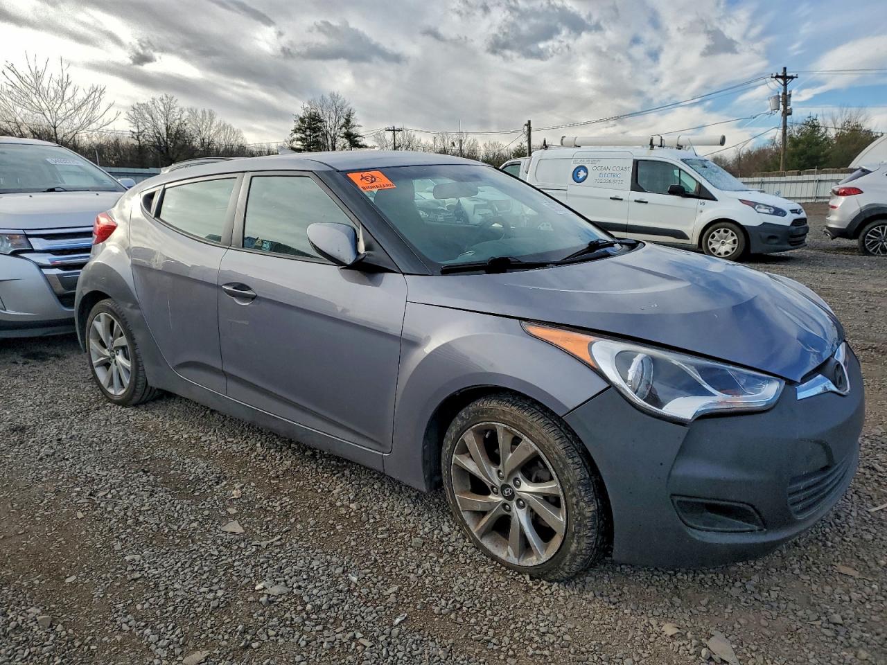 2016 HYUNDAI VELOSTER photo 4