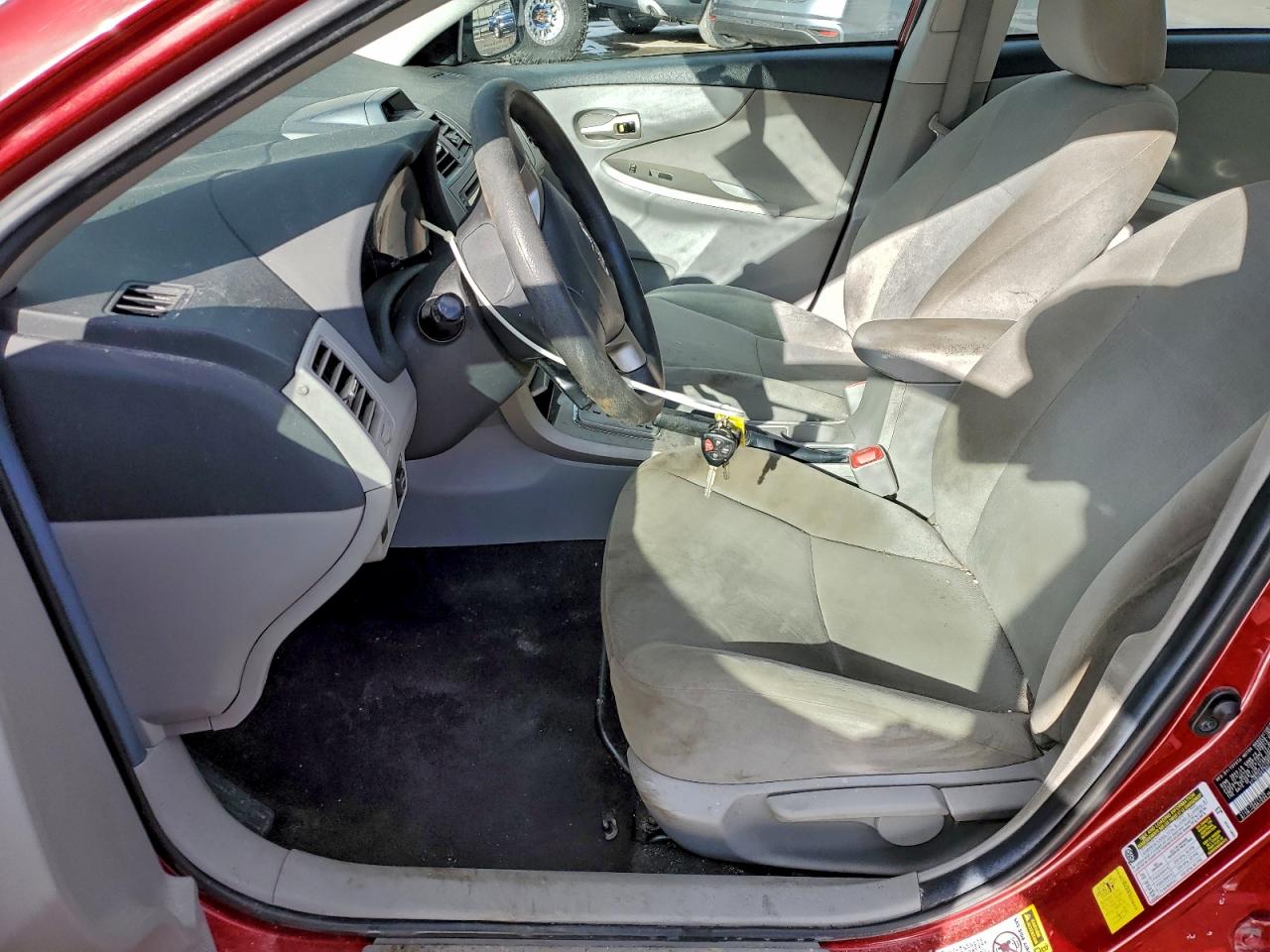 2013 TOYOTA COROLLA BASE photo 19