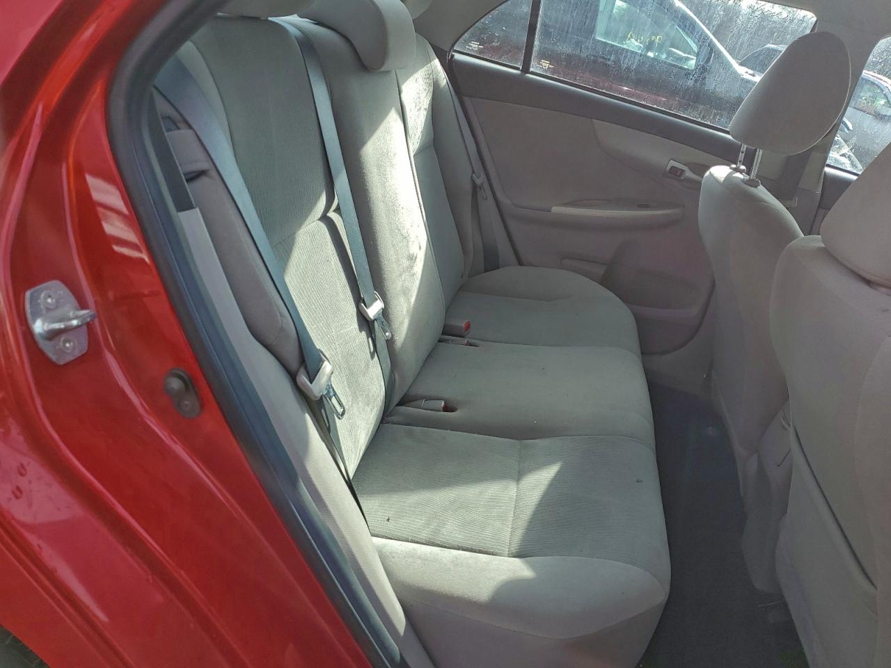2013 TOYOTA COROLLA BASE photo 28