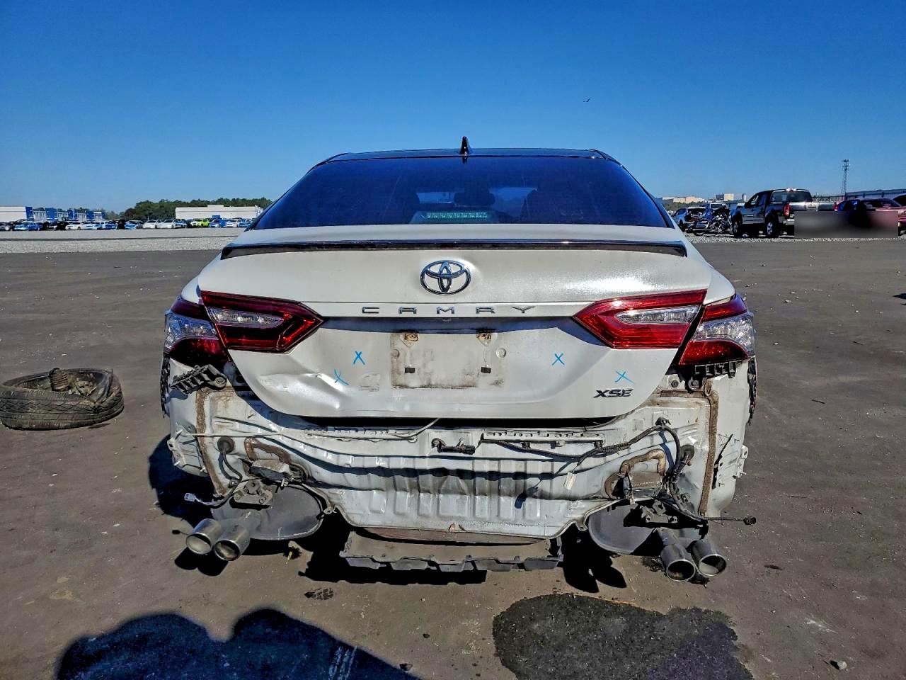 2018 TOYOTA CAMRY XSE photo 11