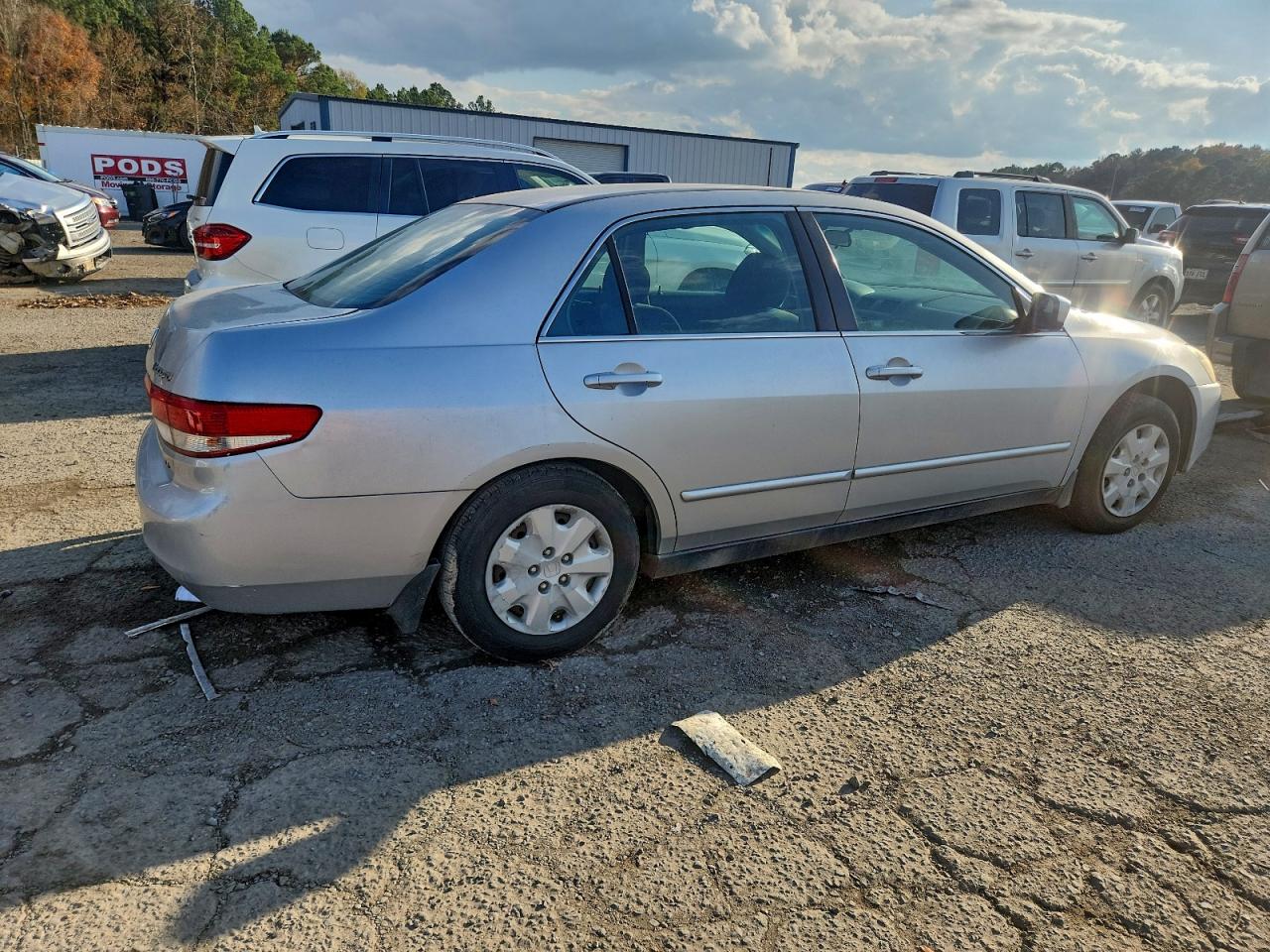 2003 HONDA ACCORD LX photo 3