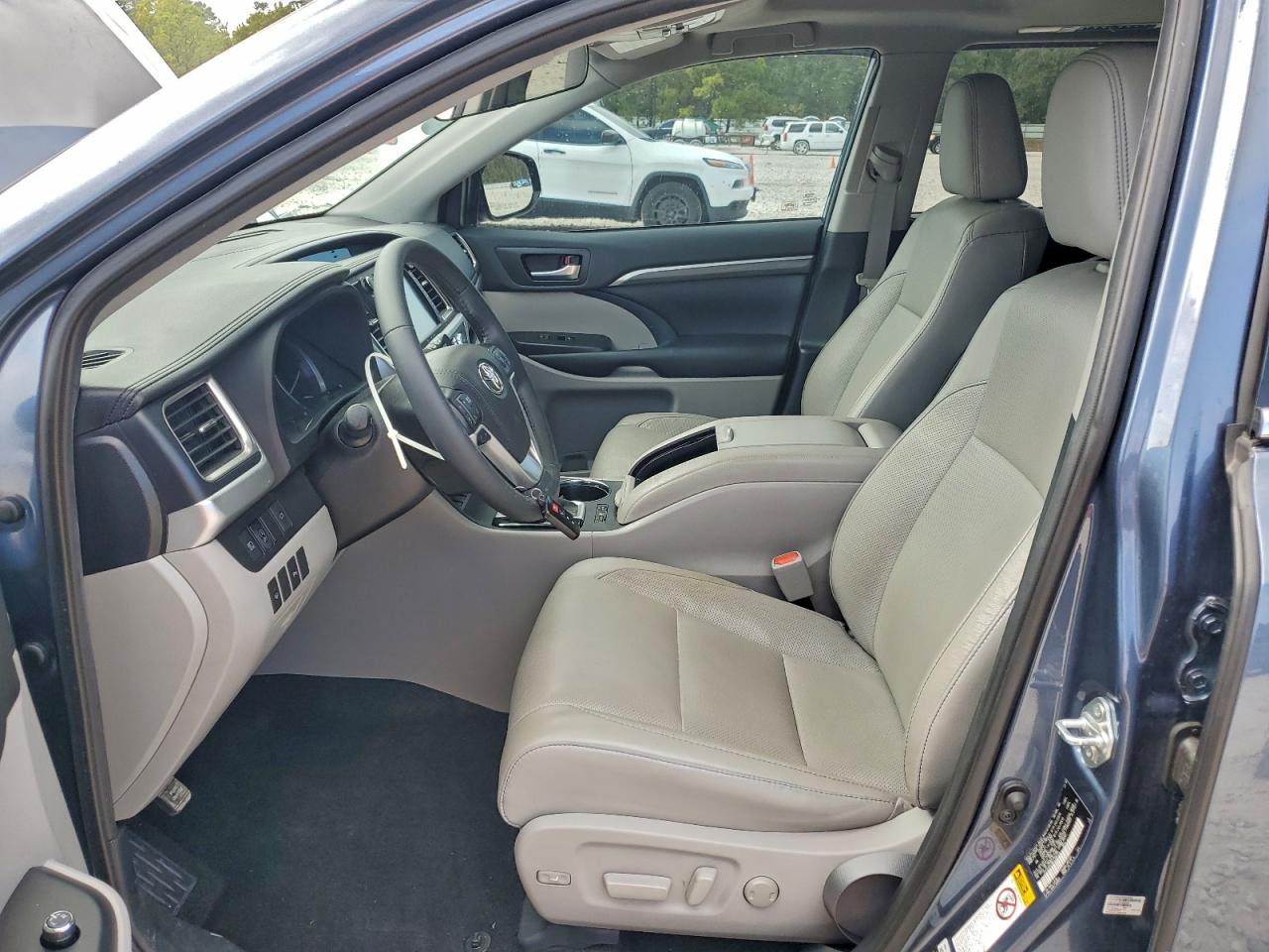 2019 TOYOTA HIGHLANDER LIMITED photo 13