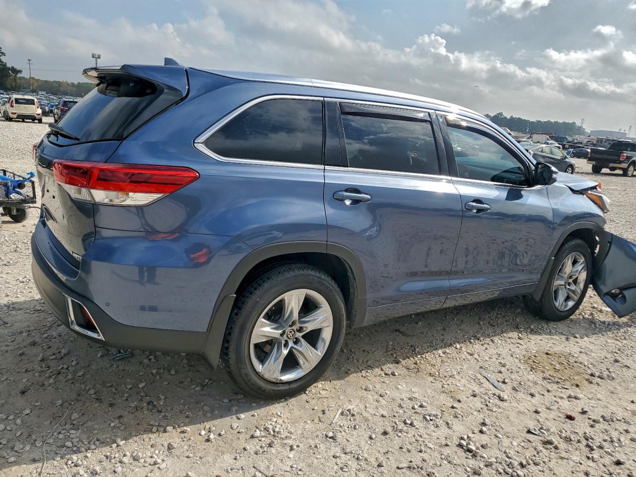 2019 TOYOTA HIGHLANDER LIMITED photo 5