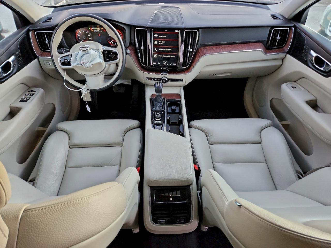 2019 VOLVO XC60 T5 INSCRIPTION photo 8