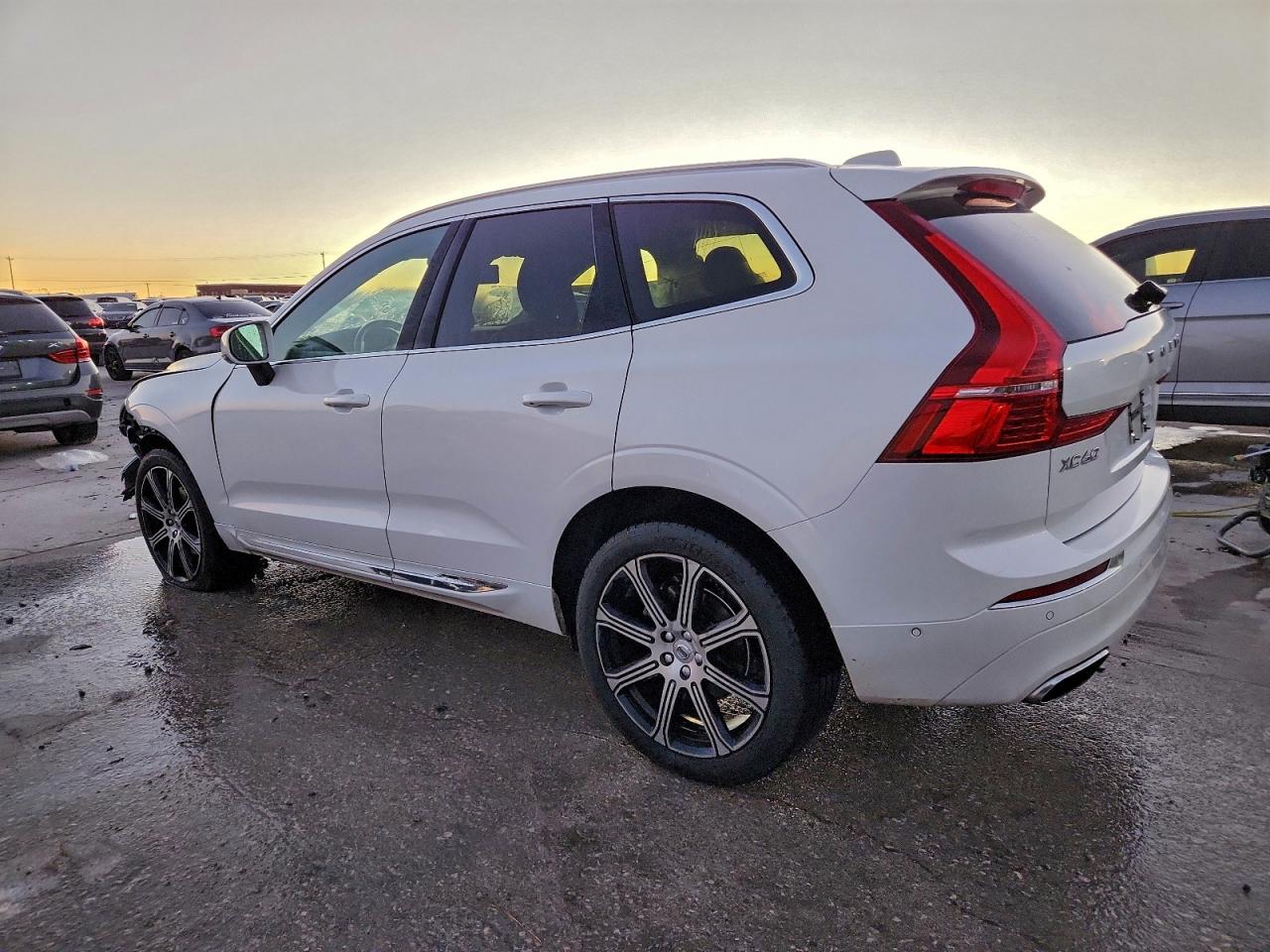 2019 VOLVO XC60 T5 INSCRIPTION photo 2