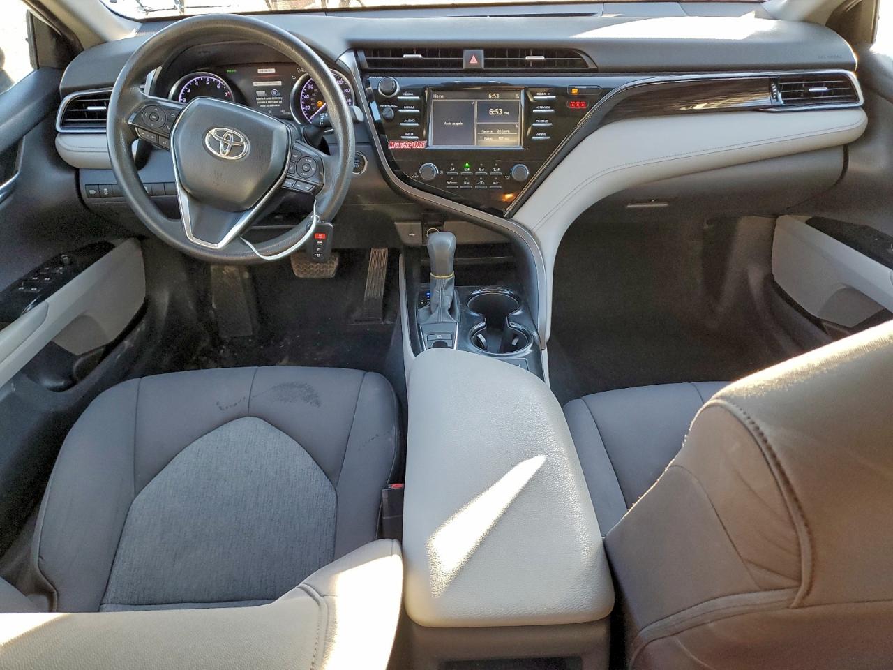 2020 TOYOTA CAMRY LE photo 8