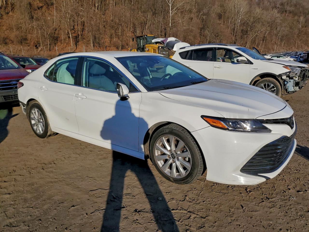 2020 TOYOTA CAMRY LE photo 4