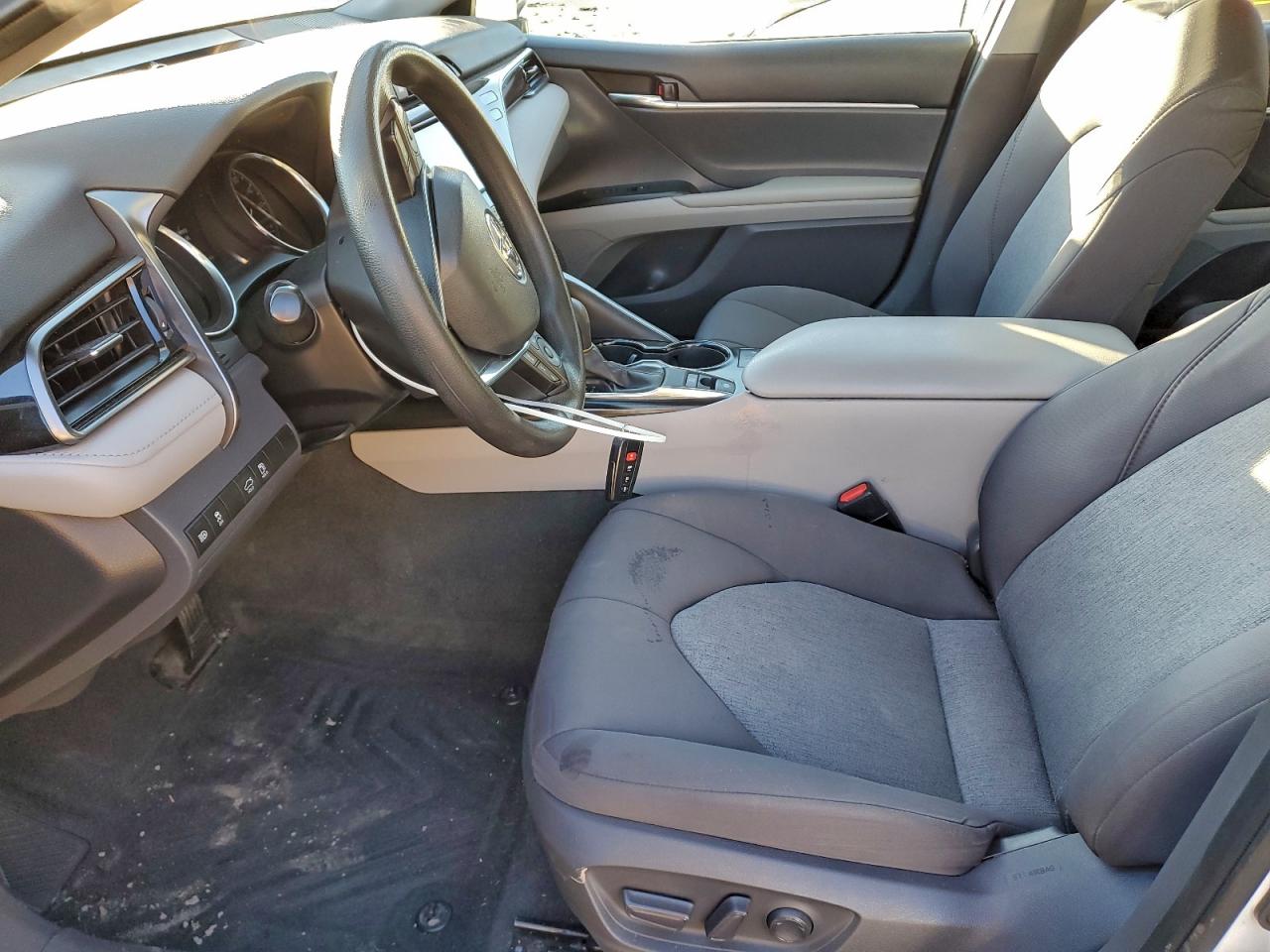 2020 TOYOTA CAMRY LE photo 7
