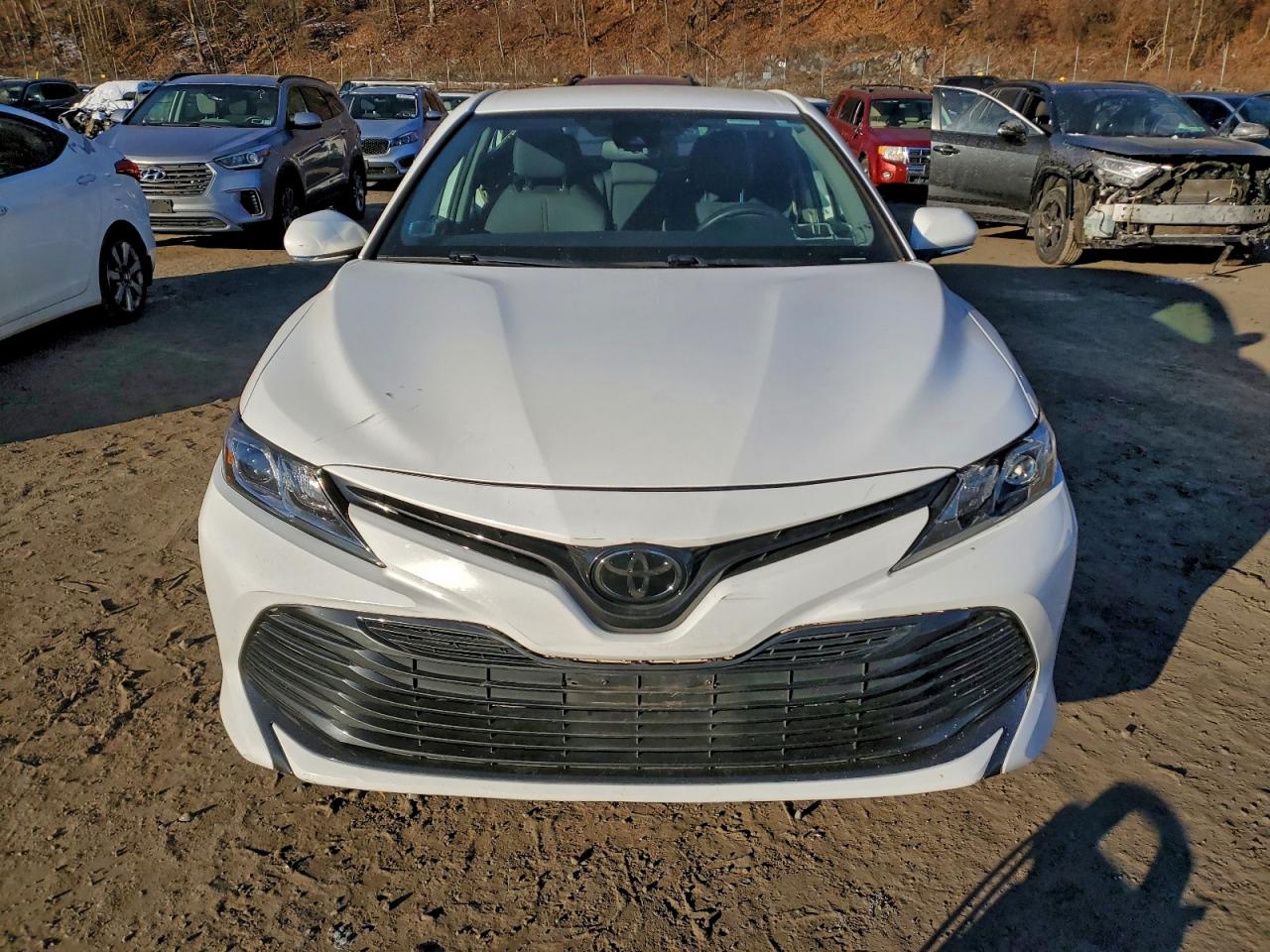 2020 TOYOTA CAMRY LE photo 5