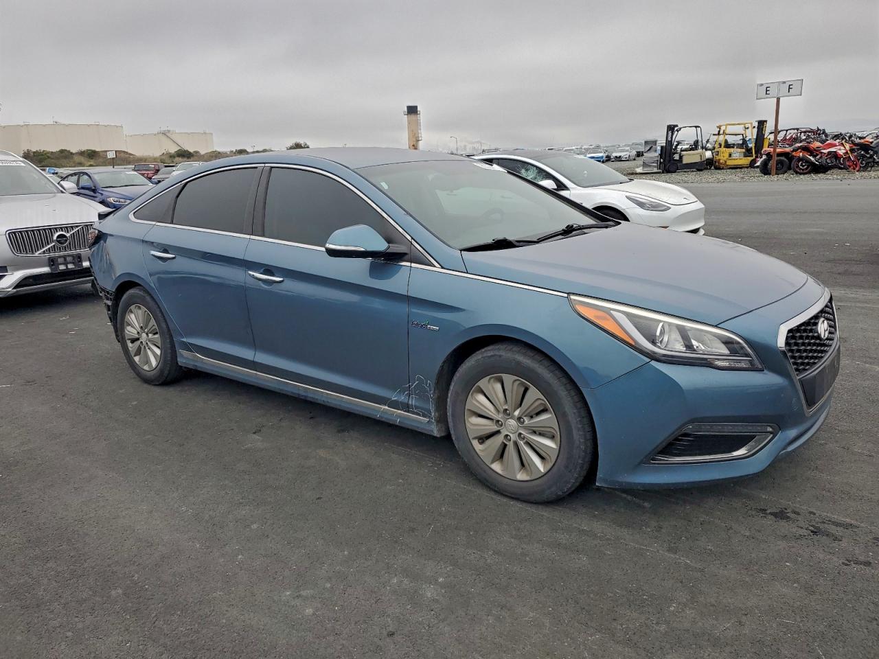 2016 HYUNDAI SONATA HYBRID photo 4