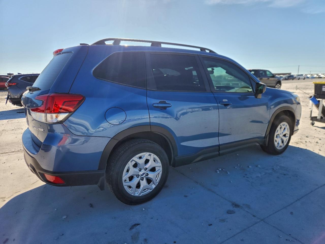 2024 SUBARU FORESTER photo 3