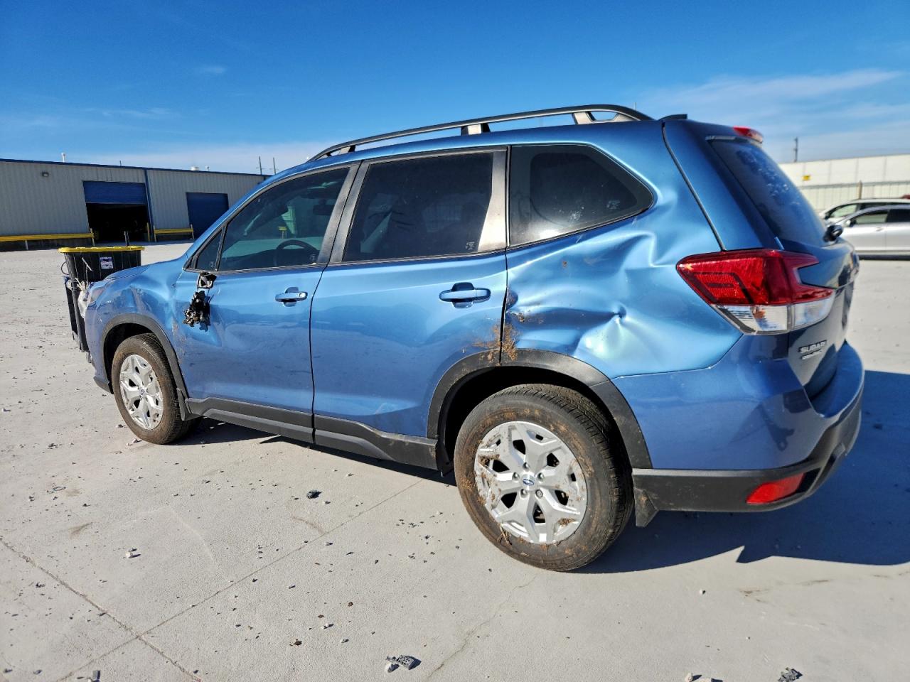 2024 SUBARU FORESTER photo 2