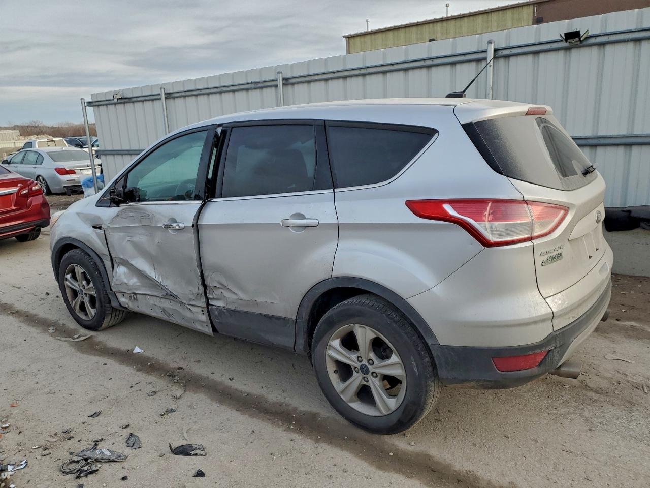 2015 FORD ESCAPE SE photo 2