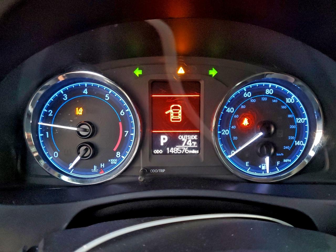 2018 TOYOTA COROLLA L photo 9