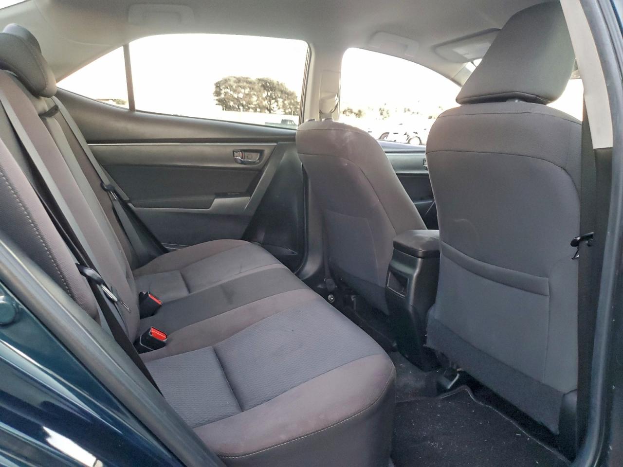 2018 TOYOTA COROLLA L photo 10