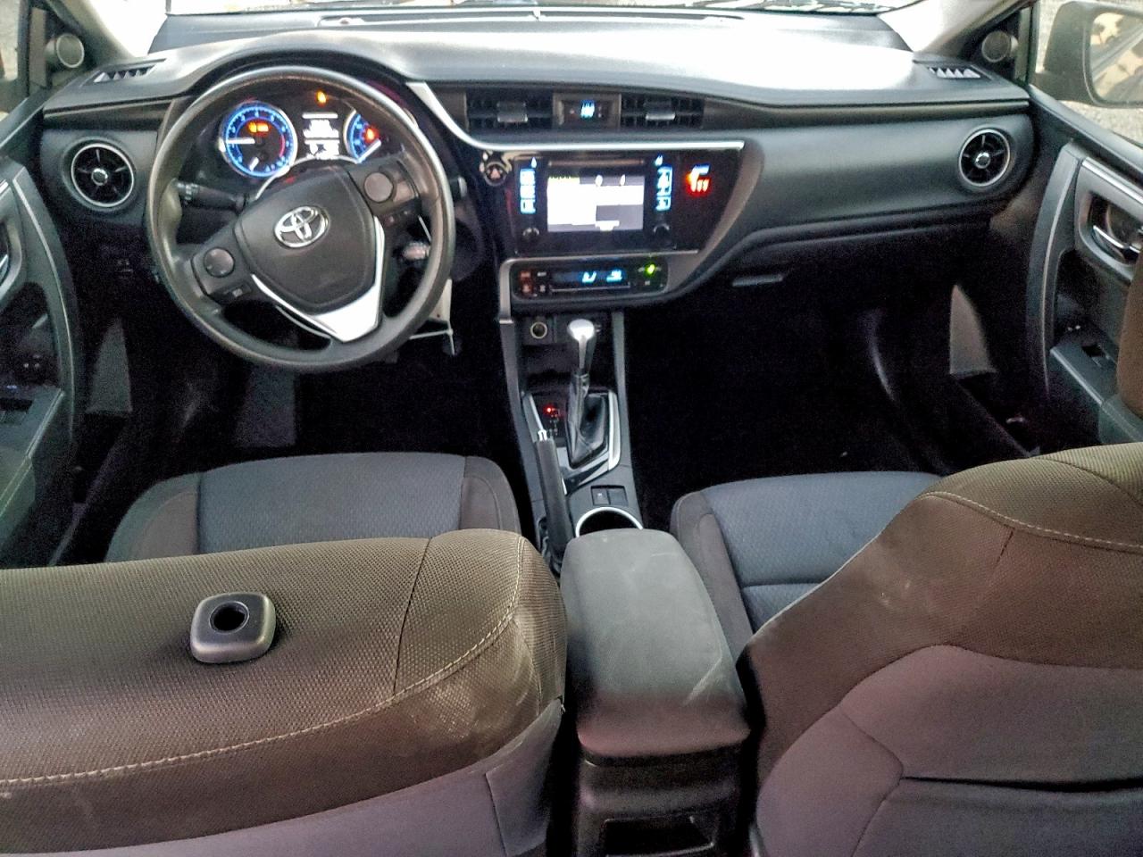 2018 TOYOTA COROLLA L photo 8