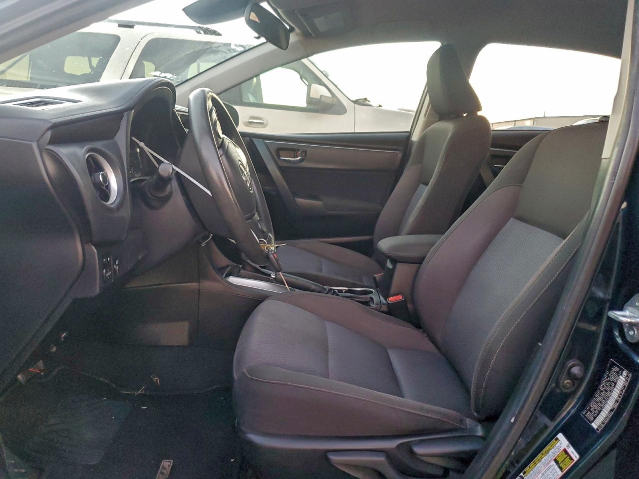 2018 TOYOTA COROLLA L photo 7