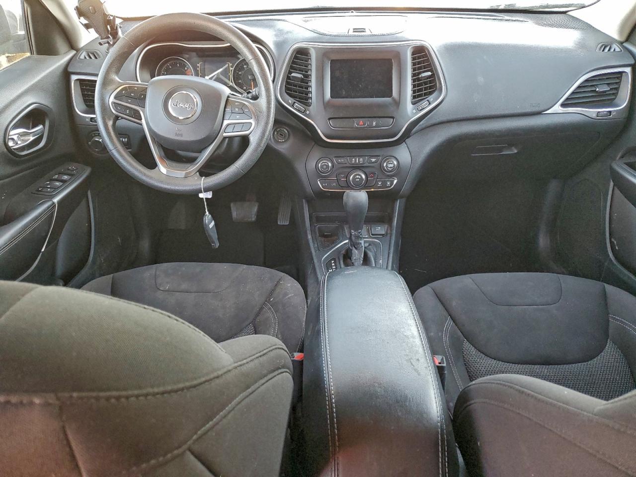 2021 JEEP CHEROKEE LATITUDE photo 8