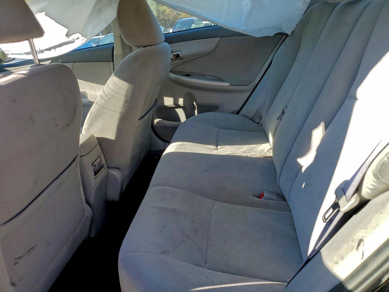 2010 TOYOTA COROLLA BASE photo 28