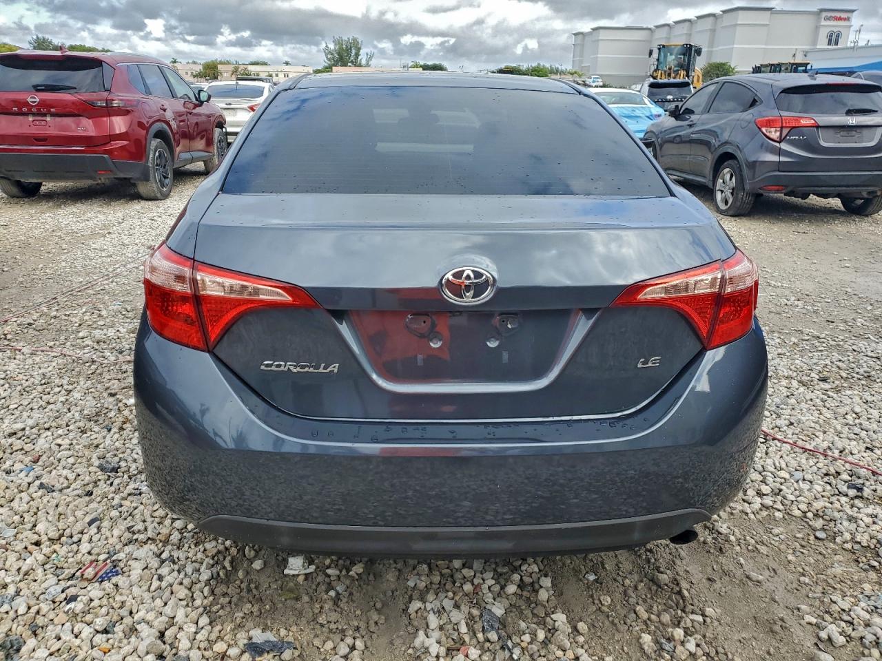 2018 TOYOTA COROLLA L photo 6