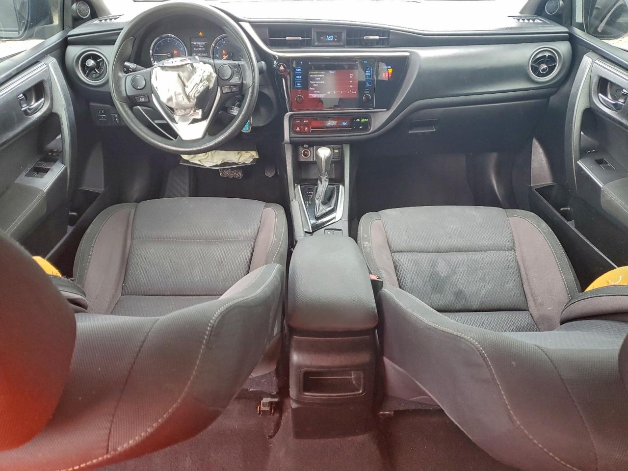 2018 TOYOTA COROLLA L photo 8