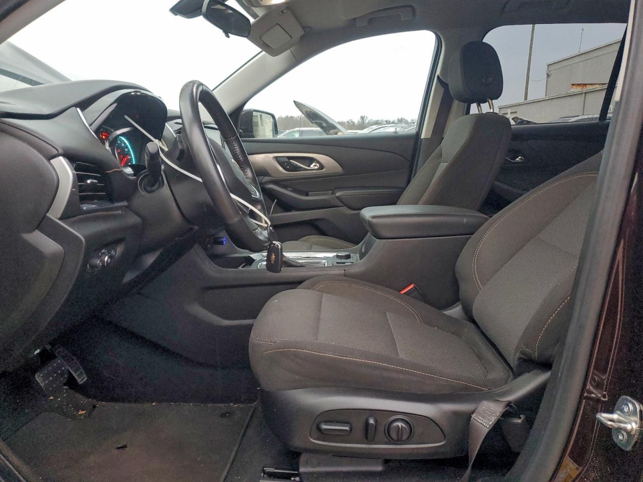 2020 CHEVROLET TRAVERSE LT photo 7