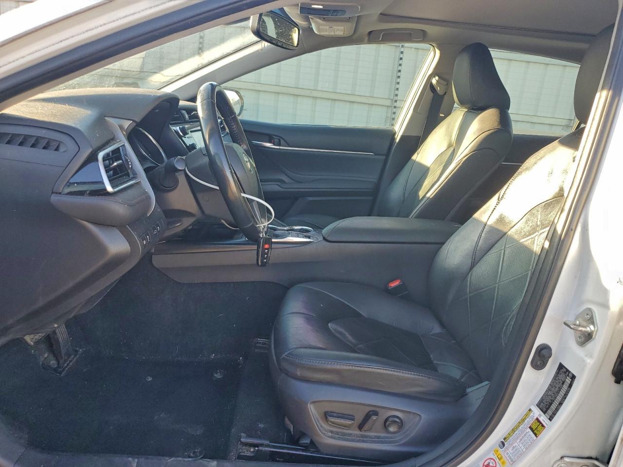 2018 TOYOTA CAMRY L photo 7