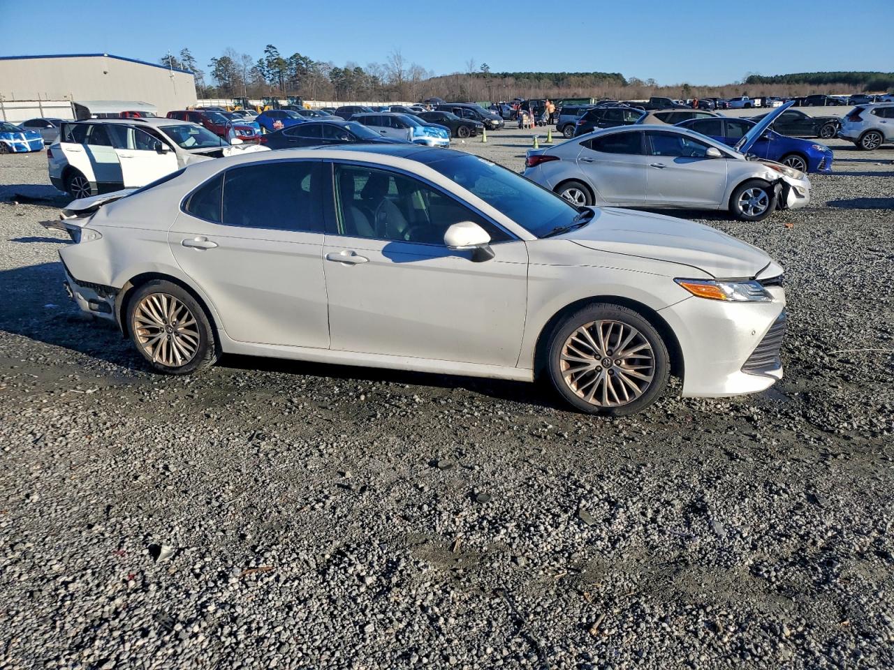 2018 TOYOTA CAMRY L photo 4