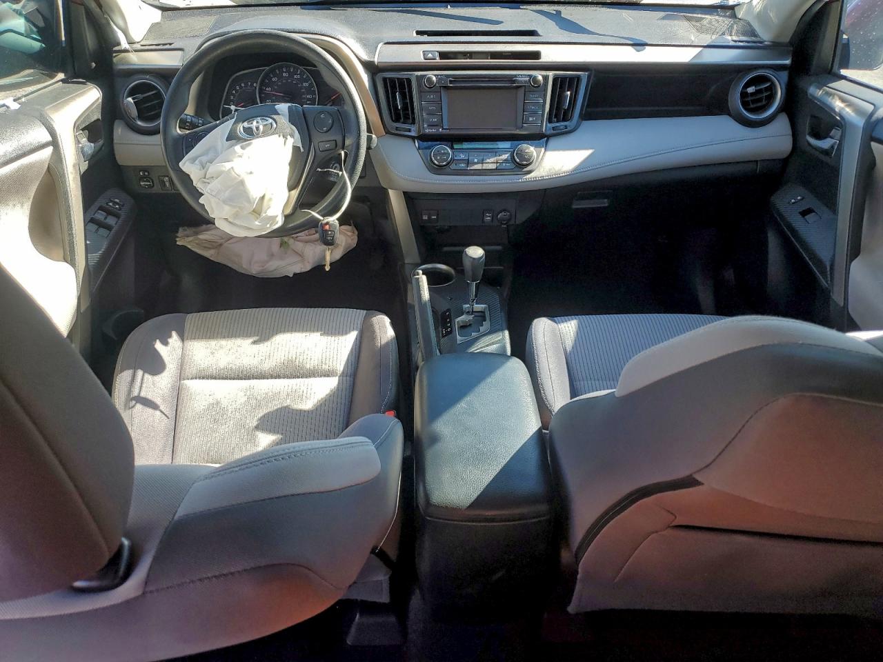 2015 TOYOTA RAV4 XLE photo 8