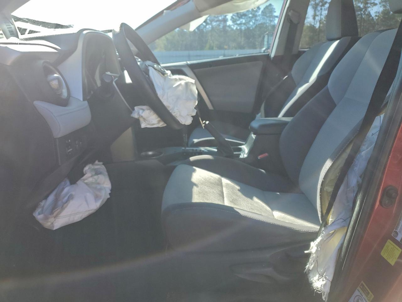 2015 TOYOTA RAV4 XLE photo 7