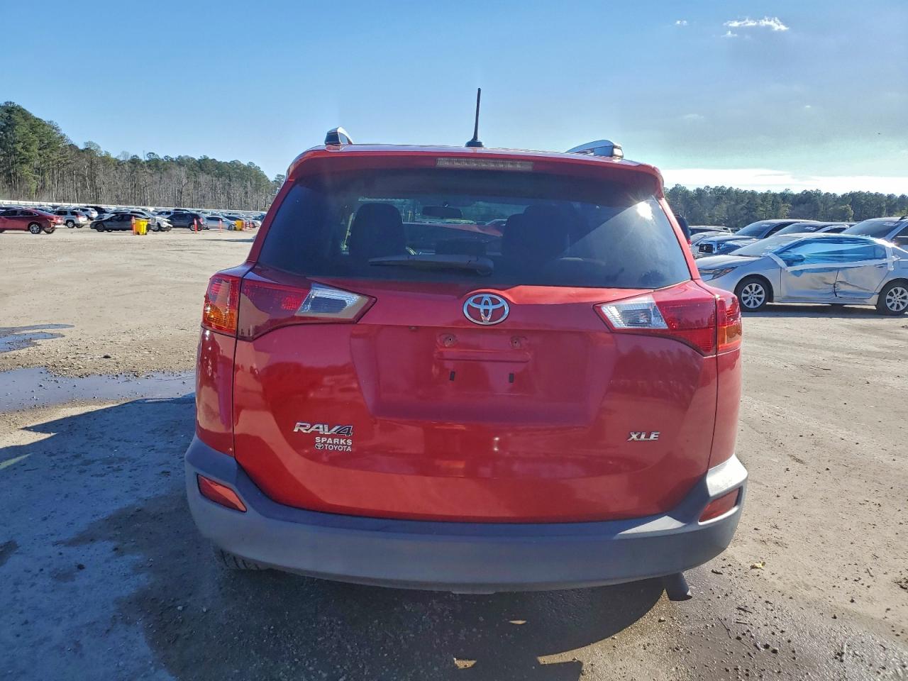 2015 TOYOTA RAV4 XLE photo 6