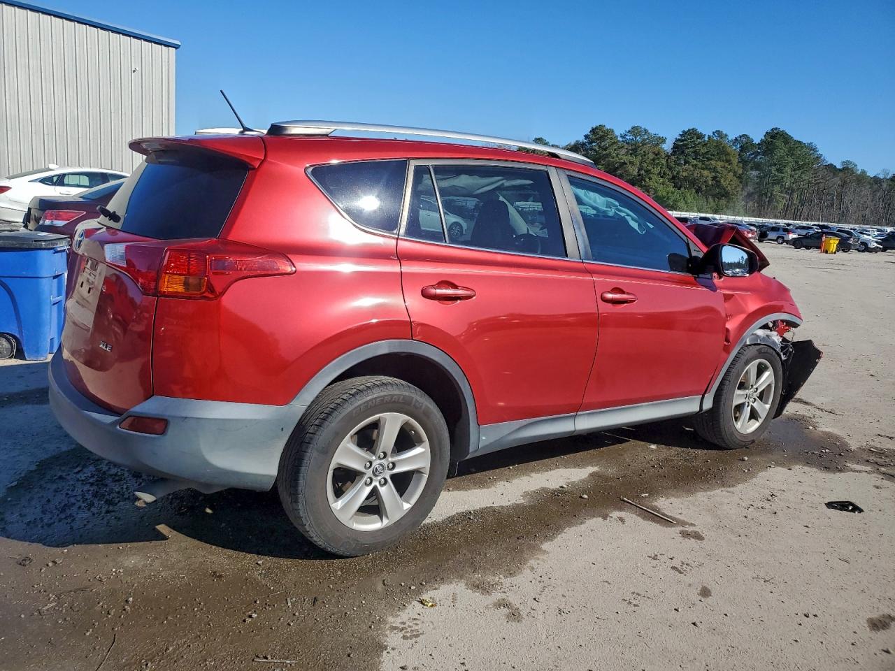 2015 TOYOTA RAV4 XLE photo 3