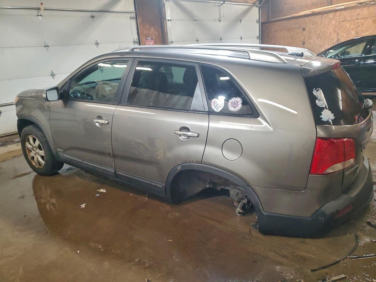 2013 KIA SORENTO LX photo 2
