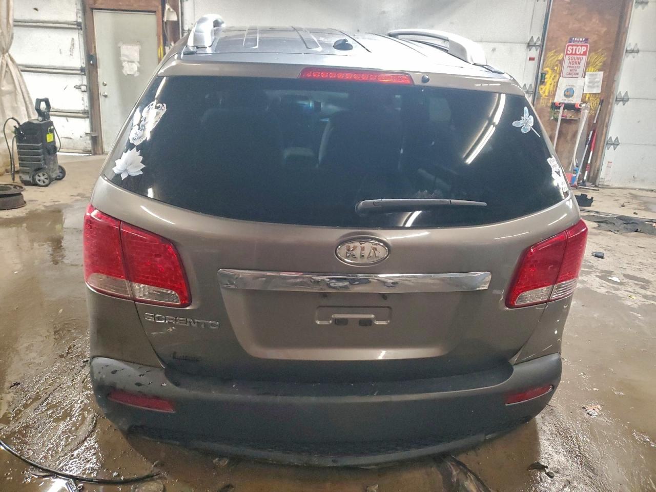 2013 KIA SORENTO LX photo 6